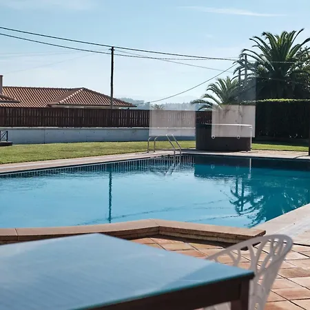 A Casa Branca - With Pool & Jacuzzi