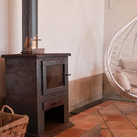 منزل للإقامة A Casa Branca - With Pool & Jacuzzi