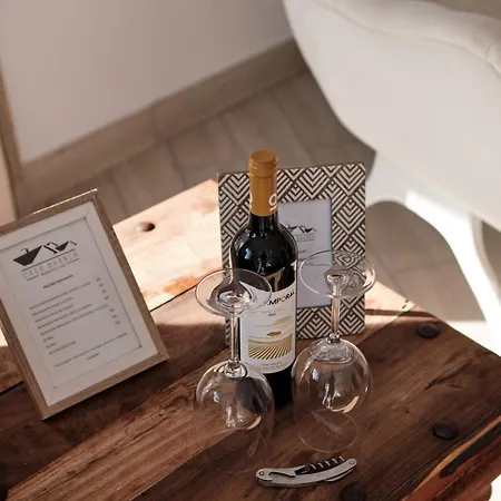 A Casa Branca - With Pool & Jacuzzi منزل للإقامة