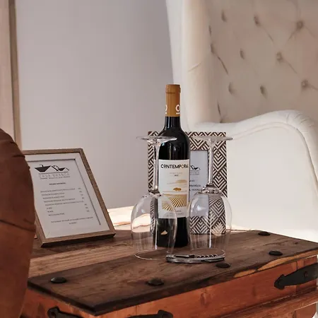 A Casa Branca - With Pool & Jacuzzi