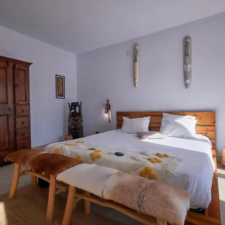 منزل للإقامة A Casa Branca - With Pool & Jacuzzi سانتا كومبا داو