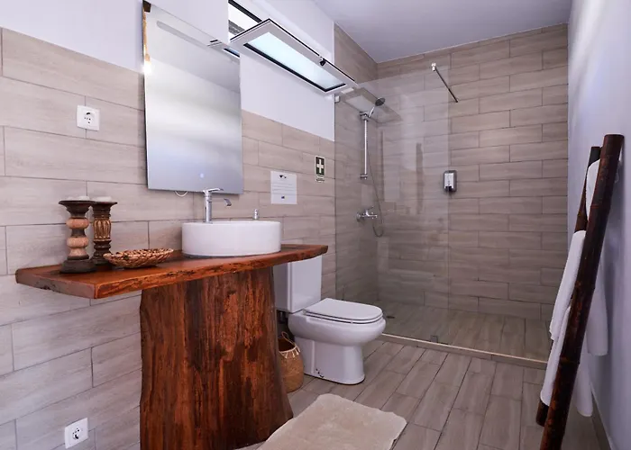 A Casa Branca - With Pool&jacuzzi Kwatera prywatna Santa Comba Dao