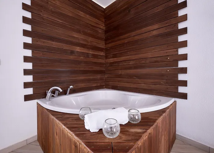 A Casa Branca - With Pool&jacuzzi Kwatera prywatna