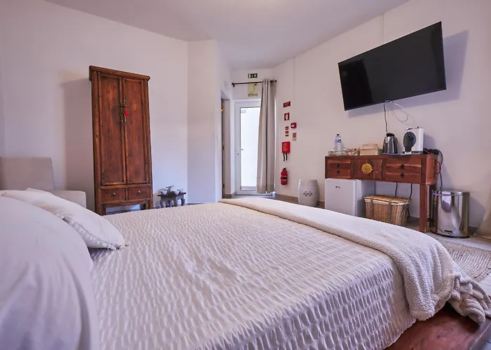 A Casa Branca - With Pool&jacuzzi Kwatera prywatna Santa Comba Dao